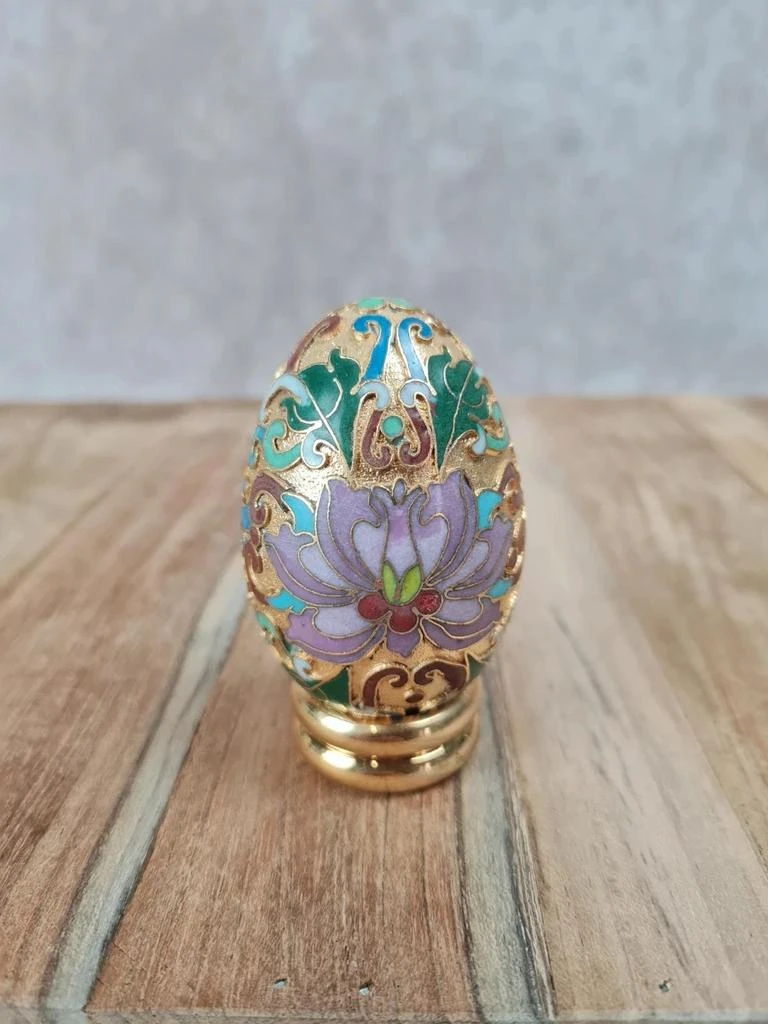 🥚 Oeuf décoratif cloisonné doré – 88fm vintage